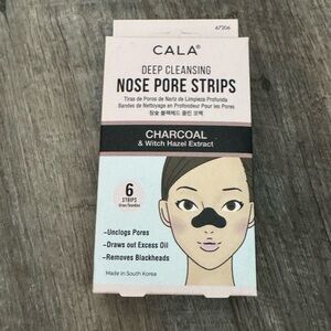 Deep Cleansing Nose Pore Strips - Charcoal and powder puff bundle